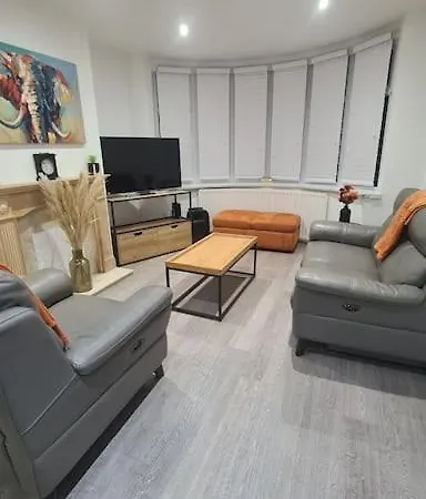 Freshen-up Apartment
